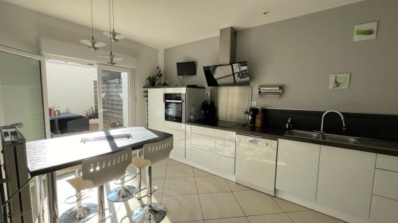 Charmante maison 1930 entièrement rénovée avec garage