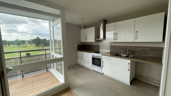 MAGNIFIQUE APPARTEMENT T2 REFAIT A NEUF AVEC UNE VUE IMPRENABLE SUR L'HIPPODROME DE MARCQ