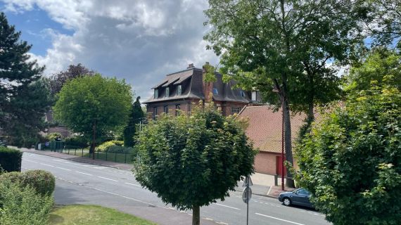 TRES BEL APPARTEMENT  AU COEUR DU SECTEUR TRES RECHERCHE DU CROISE DE MARCQ-EN-BAROEUL