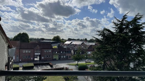 Très bel appartement de type 3 entièrement rénovée et idéalement situé au coeur du Bourg de marcq
