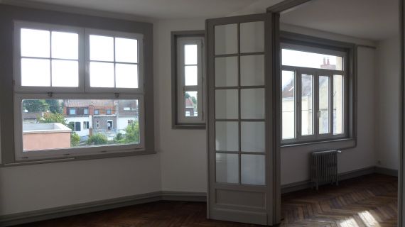 Vaste appartement de type 3 idéalement situé au pied du tram