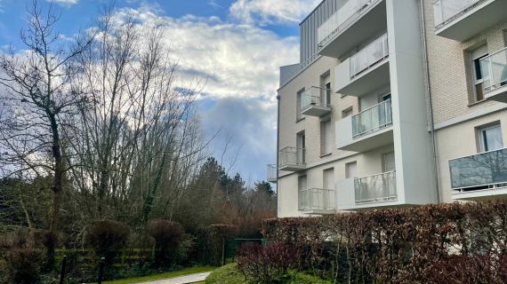  Vaste appartement T4 dans résidence récente et sécurisée