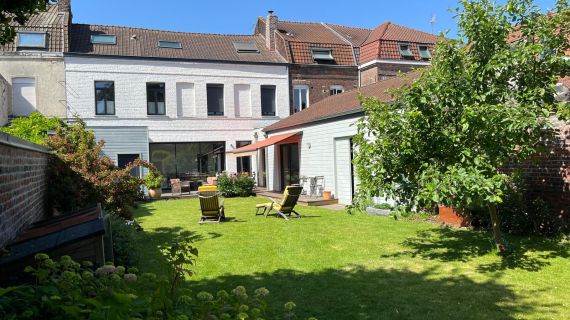 Magnifique demeure de famille au coeur du Bourg