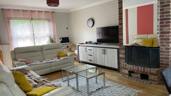  Jolie maison semi individuelle idéalement située à 2 pas des écoles et du Bourg