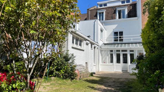  Magnifique maison de famille au pied du tramway