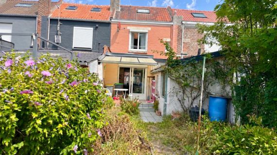 Maison 1930 à rénover à 2 pas de l'école Européenne